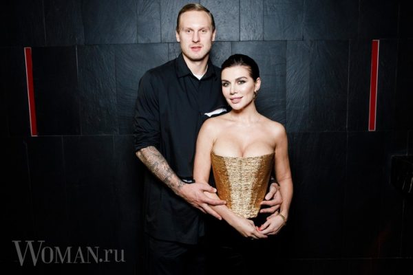 Слитые переписки, контент «назло» ему и публичные разборки: брак Седоковой трещит по швам