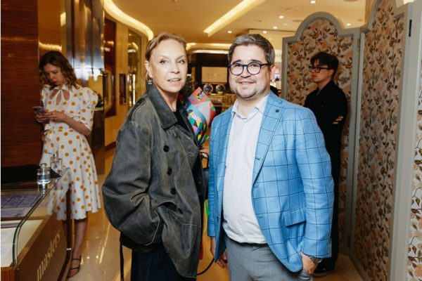 Собчак задает моду на тотал-беж, Синицына (с Исхаковым) — на трогательный воротничок: звезды открыли Masters