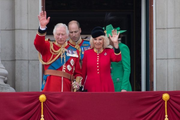 В Лондоне отметили официальный день рождения Карла III — неугомонный принц Луи вновь заставил всех хохотать