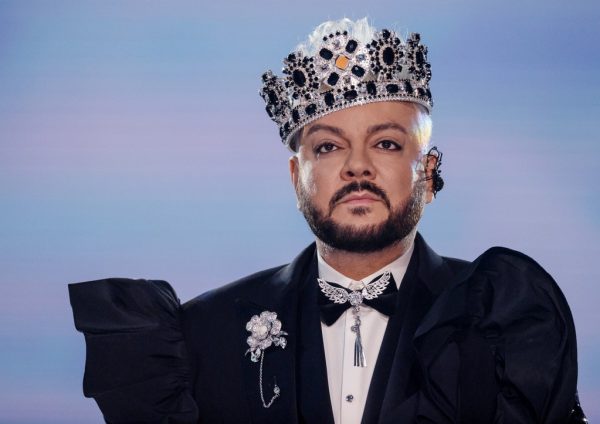 «Бога с вами нет»: поклонники оценили образ Киркорова с иконами Девы Марии