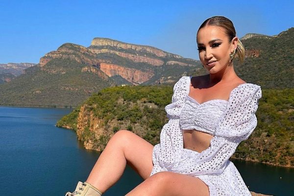 Бузова ответила на критику своей фигуры фразой «мое тело — мое дело»