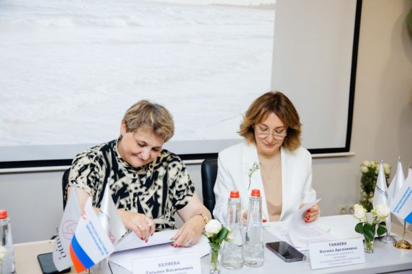 L7 В России подписано первое трехстороннее соглашение между Региональной Общественной организацией, профсоюзом и Министерством здравоохранения региона