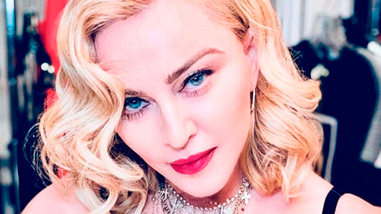 Мадонна перенесла свое мировое турне из-за болезни