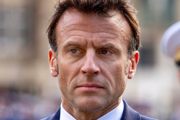 Обвиняемая в оскорблении Макрона певица заявила, что ее не так поняли