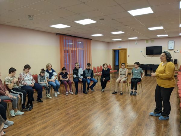 Работа-Подросткового-клуба-в-Москве-по-проекту-«Друг-и-наставник»-фонда-«Гольфстрим»