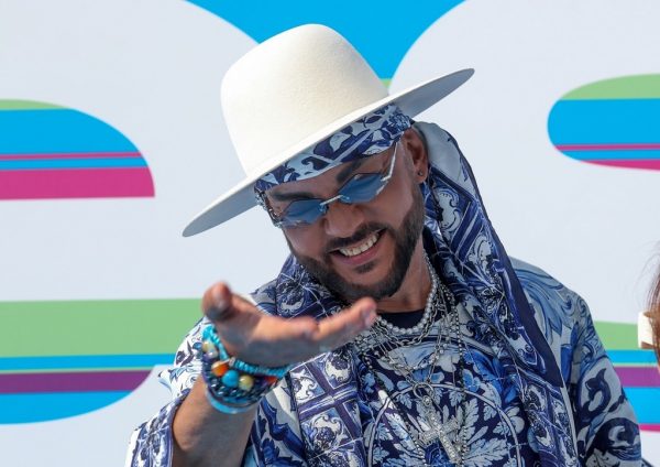 Филипп Киркоров на отдыхе в Греции спел о нежелании возвращаться в Россию