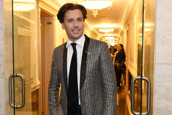 Галкин* высмеял слухи, что «никому не нужен» за рубежом после отмены концерта