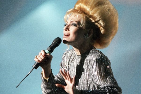 Певица Ирина Понаровская отменила концерт в Сочи