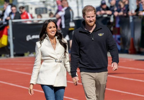 10 неочевидных жестов принца Гарри и Меган Маркл, которые раньше говорили о любви, а теперь пророчат развод