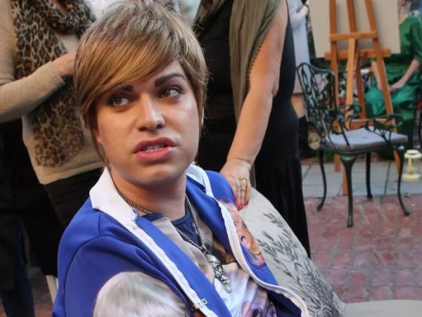 Гоген Солнцев пытается обратить на себя внимание внучки Ротару