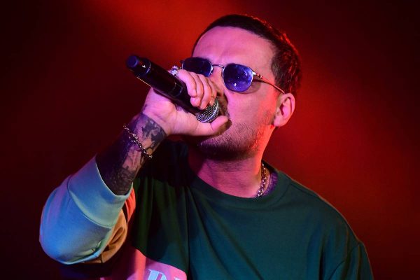 Раскрыта сумма заработка Гуфа на продаже одежды