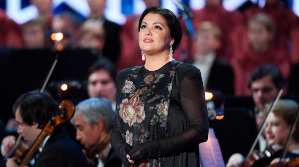 Шаляпин объяснил, почему никогда «не бросит камень» в Нетребко