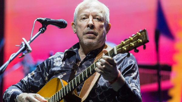 Андрей Макаревич* избавился от недвижимости в России