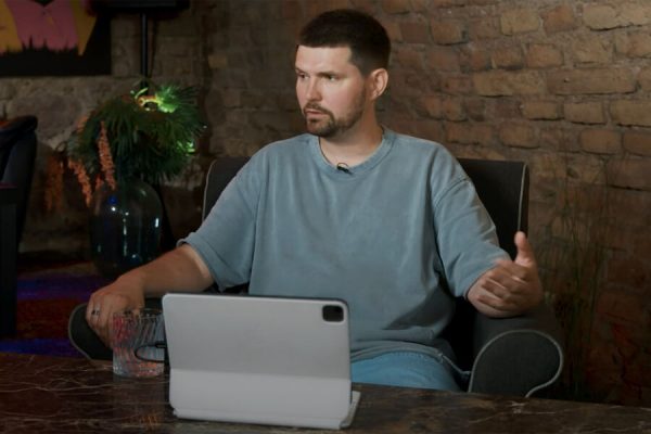 Noize MC* избавился от внедорожника в России