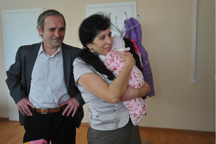 Родившая в 60 лет москвичка жалуется на безденежье после смерти мужа