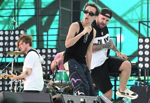 Slava Marlow поверил в плоскую Землю