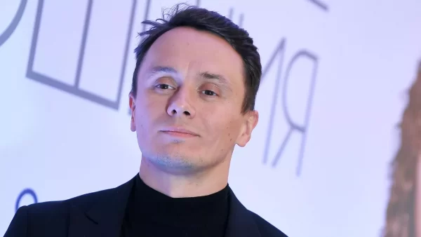 Соболев выругался матом при ребенке, заявив, что воспринимает ее как взрослую