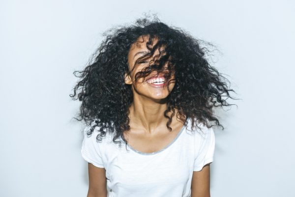 Афро-кудри: как сделать модные пружинки в домашних условиях