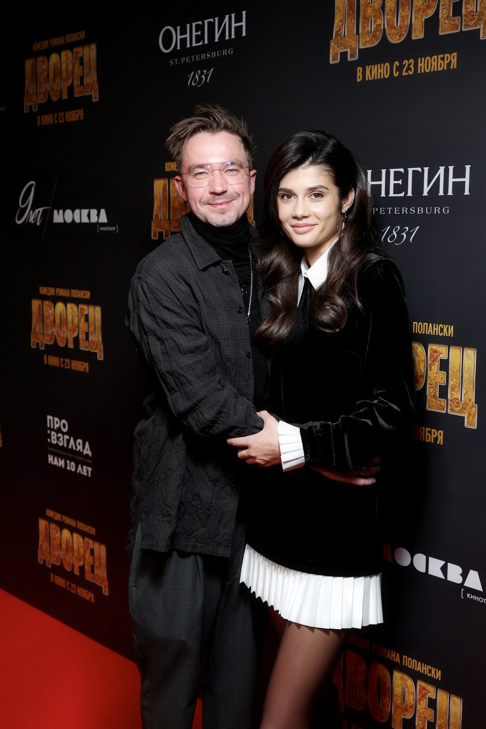 Александр Петров появился с женой на премьере своего нового фильма Актер представил в Москве фильм «Дворец» Романа Полански