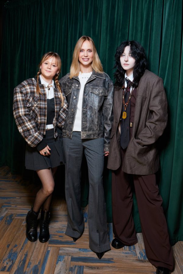 Глюкоза с дочерьми, дочь Киркорова и другие на премьере фильма Звезды поддержали выход комедии «Моя ужасная сестра 2»