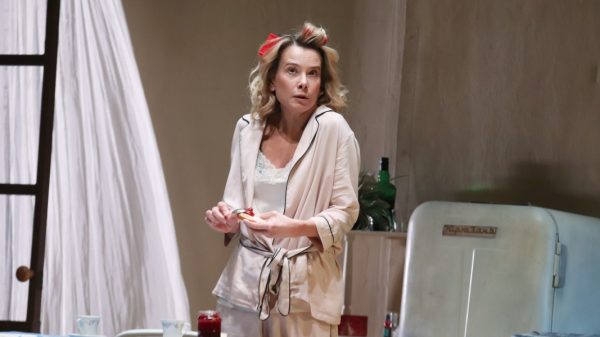 Фотограф подал в суд на Высоцкую за использование его снимков на сайте