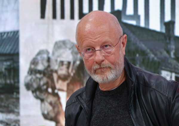 «От своей кормовой базы убежал»: Гоблин призвал изъять жилье у Гребенщикова