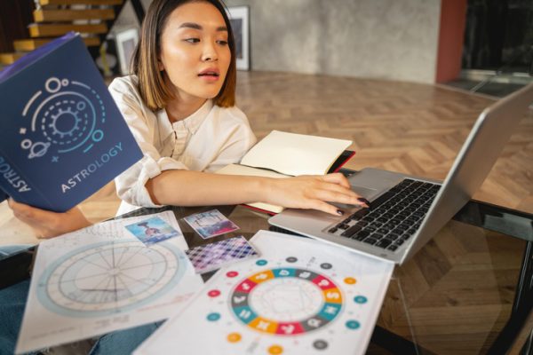 Овнов ждет важная среда, Козерогов — отдых: гороскоп с 13 по 19 ноября