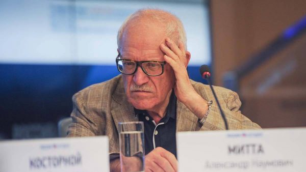 Появились подробности госпитализации режиссера Александра Митта