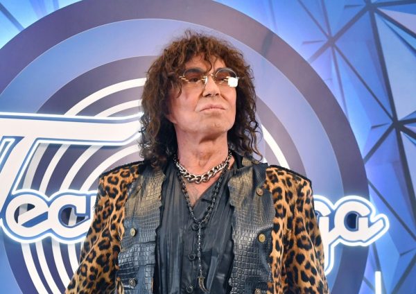 Представитель Леонтьева рассказал, уехал ли певец в США навсегда