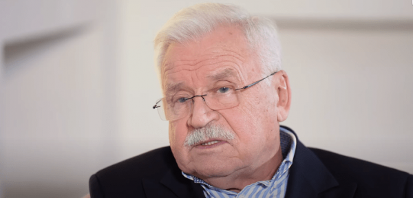 Сергей Никоненко не сдержался, говоря о Пугачевой: «Им все по барабану — Примадонне и прихвостню ее»