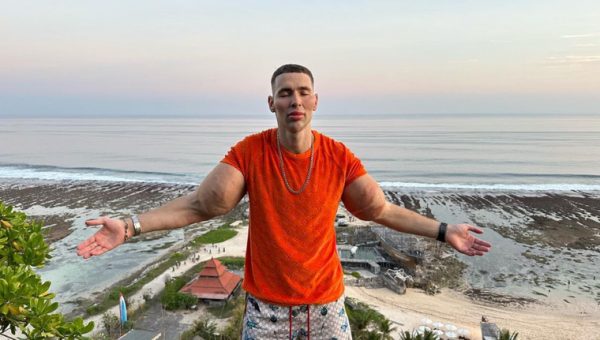 Shot: блогеру «Руки-базуки» грозит тюрьма за пропаганду наркотиков и ЛГБТ