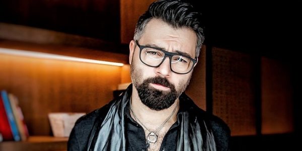 В Челябинске отменили концерт певца Алексея Чумакова