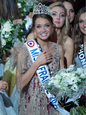 «Мисс Франция-2021» Амандин Пети