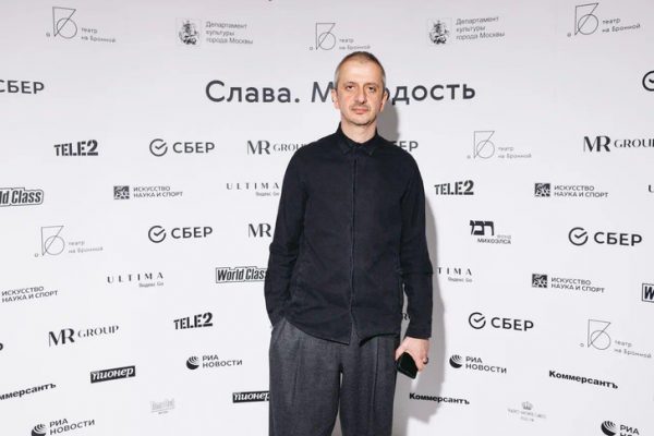 Собчак гордилась мужем, Аскери показала тренд для корпоративов: звезды на премьере спектакля «Слава