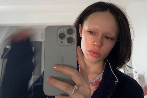 Инстасамка показала внешность без макияжа