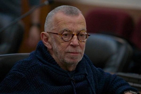 Поэт Лев Рубинштейн скончался после ДТП в центре Москвы