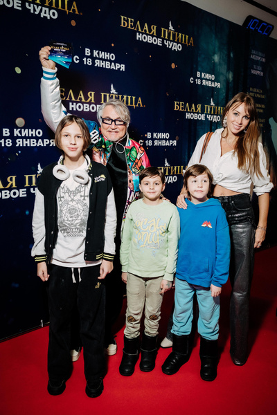 Дмитрий Дибров с семьей