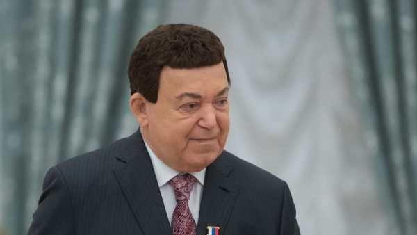 Задолжавший Кобзону большую сумму денег олигарх вышел из тюрьмы и покинул РФ