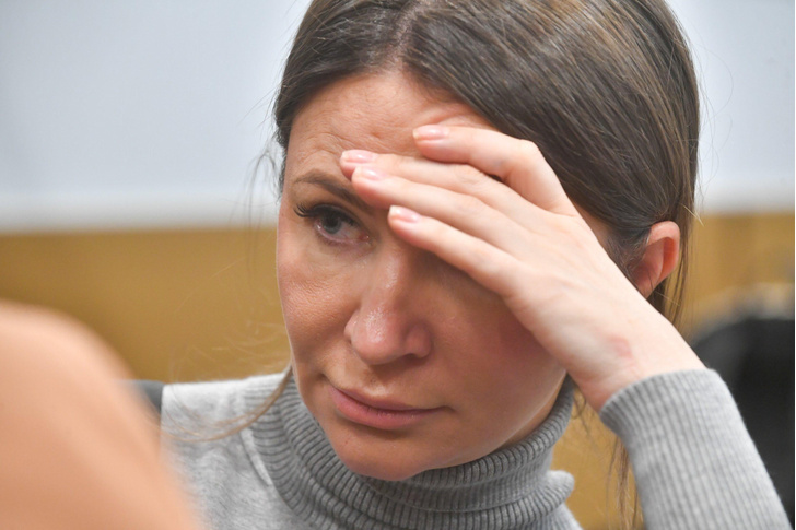 Блиновская в слезах просит суд отправить ее под домашний арест: «Я мать четырех детей»