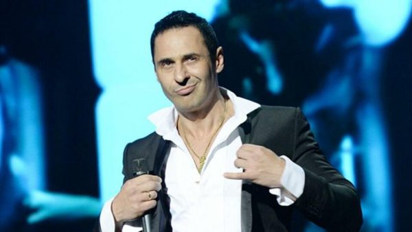 Певец Стас Костюшкин заявил, что подает в суд на Киркорова из-за образа на «Маске»