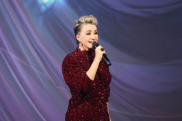 Певица Катя Лель вспомнила, что шутка Галкина спасла ее на сцене