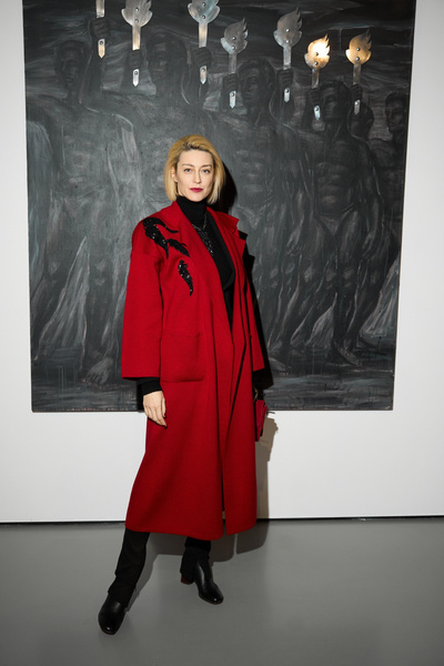 Пинская и Чайковская показали идеальные образы для культурных выходных на выставке в Sistema Gallery