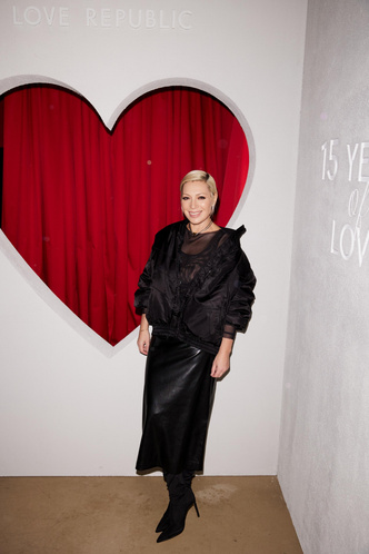 Шакира вернула в моду черную помаду, Коробова обнажила стальной пресс на вечеринке Love Republic