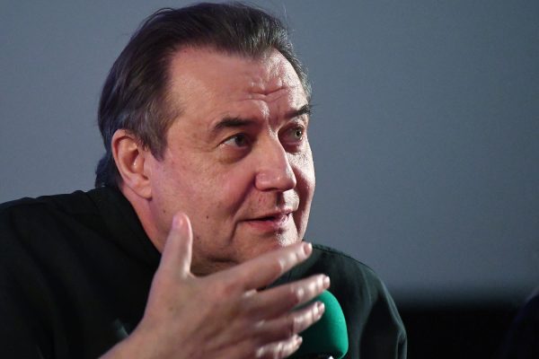«Звездач»: на кинокомпанию режиссера Алексея Учителя подали в суд