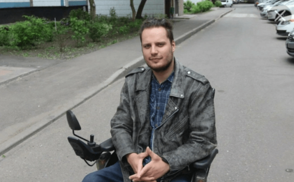 Инвалид-колясочник ценой своей жизни спас в «Крокусе» возлюбленную: «Она просто села у его ног и сказала: »Будь что будет»»