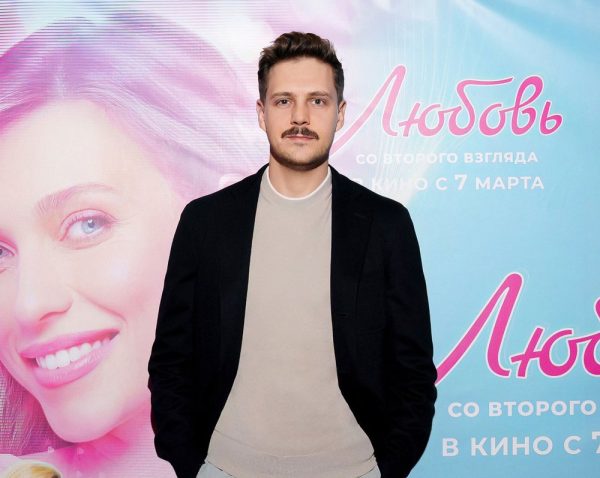 Милош-Бикович-в-новом-образе-представил-новый-фильм