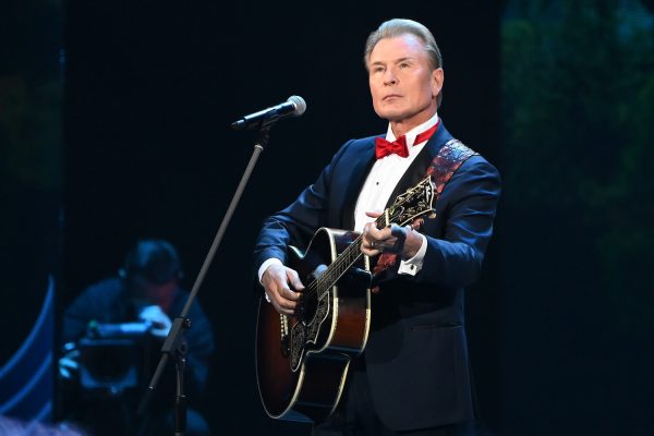 Певец Малинин переведет гонорар за самый дорогой концерт пострадавшим при теракте