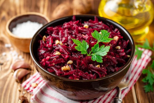 Салат из свеклы и соленых огурцов: простой и быстрый рецепт для любого случая