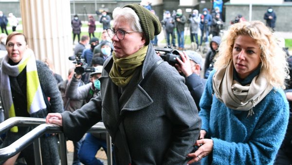 Сестра Михаила Ефремова призналась, что у нее случился инфаркт после пластики