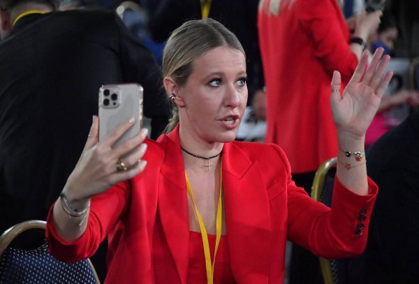 Собчак высказалась о возможном признании Пугачевой иноагентом